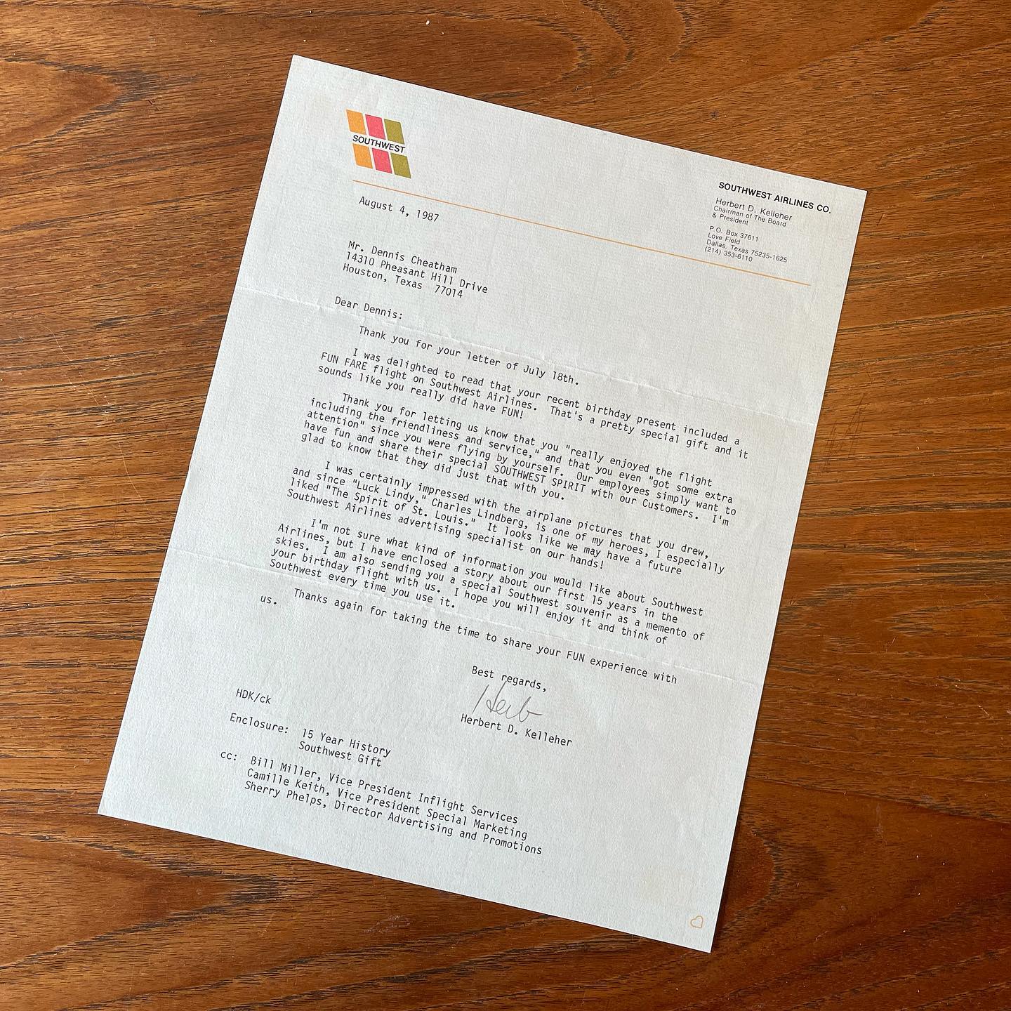 In 1987, I sent a letter thanking @southwestair for an amazing flight experience. 17 days later I received this letter signed “Herb” (and an SWA gift).

12 years later, I worked for Southwest responding to Customer letters like the one I sent ️.

I learned many of the Experience Design concepts I teach in @xdmiamioh at @miamiuniversity while at SWA. This letter reminds me how service design can make people feel special when designers take the time to use care (and LUV).