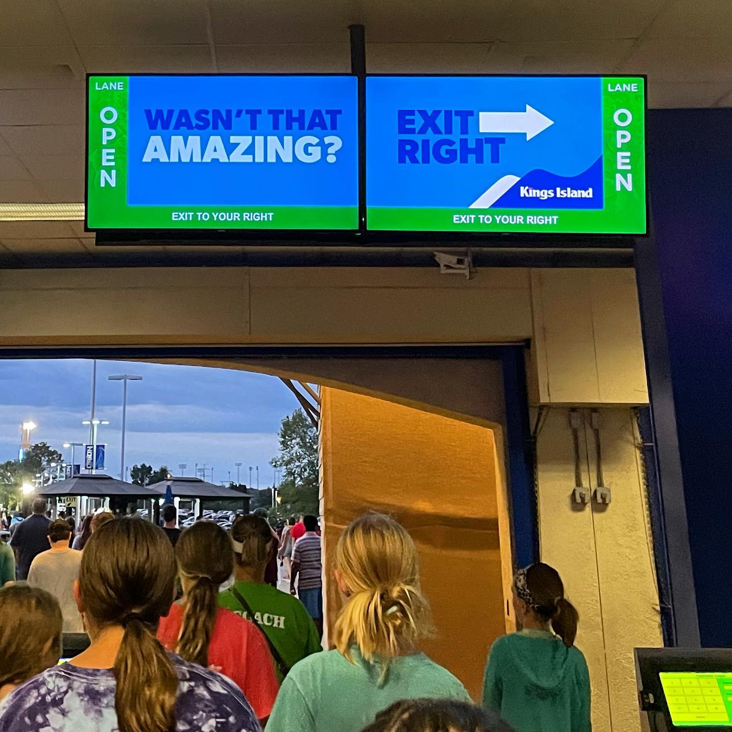 All day today at employees asked “wasn’t that amazing?” after rides. And here it is when leaving the park. Nice experience design, @kingsislandpr