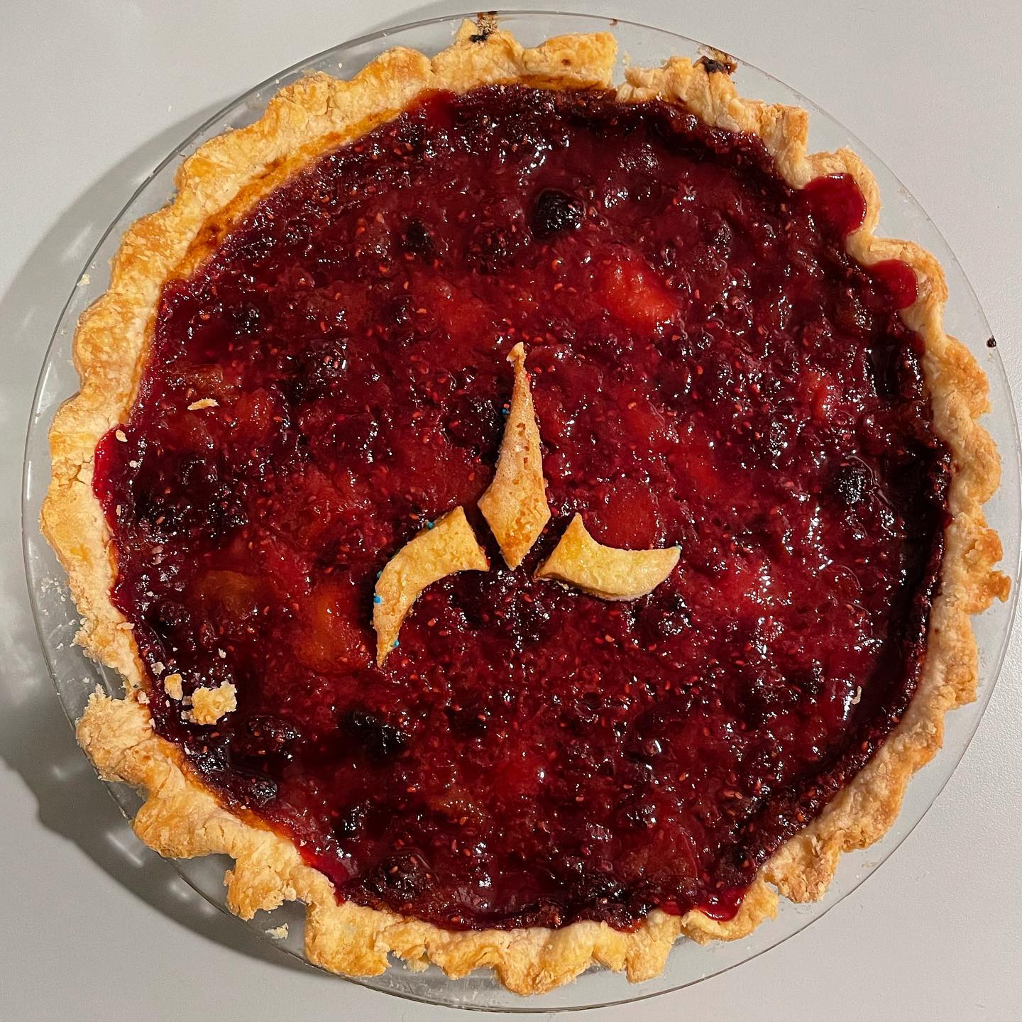 One of our players made Klingon pie for our watching party last night. Dunqu'! @startrek @modiphius